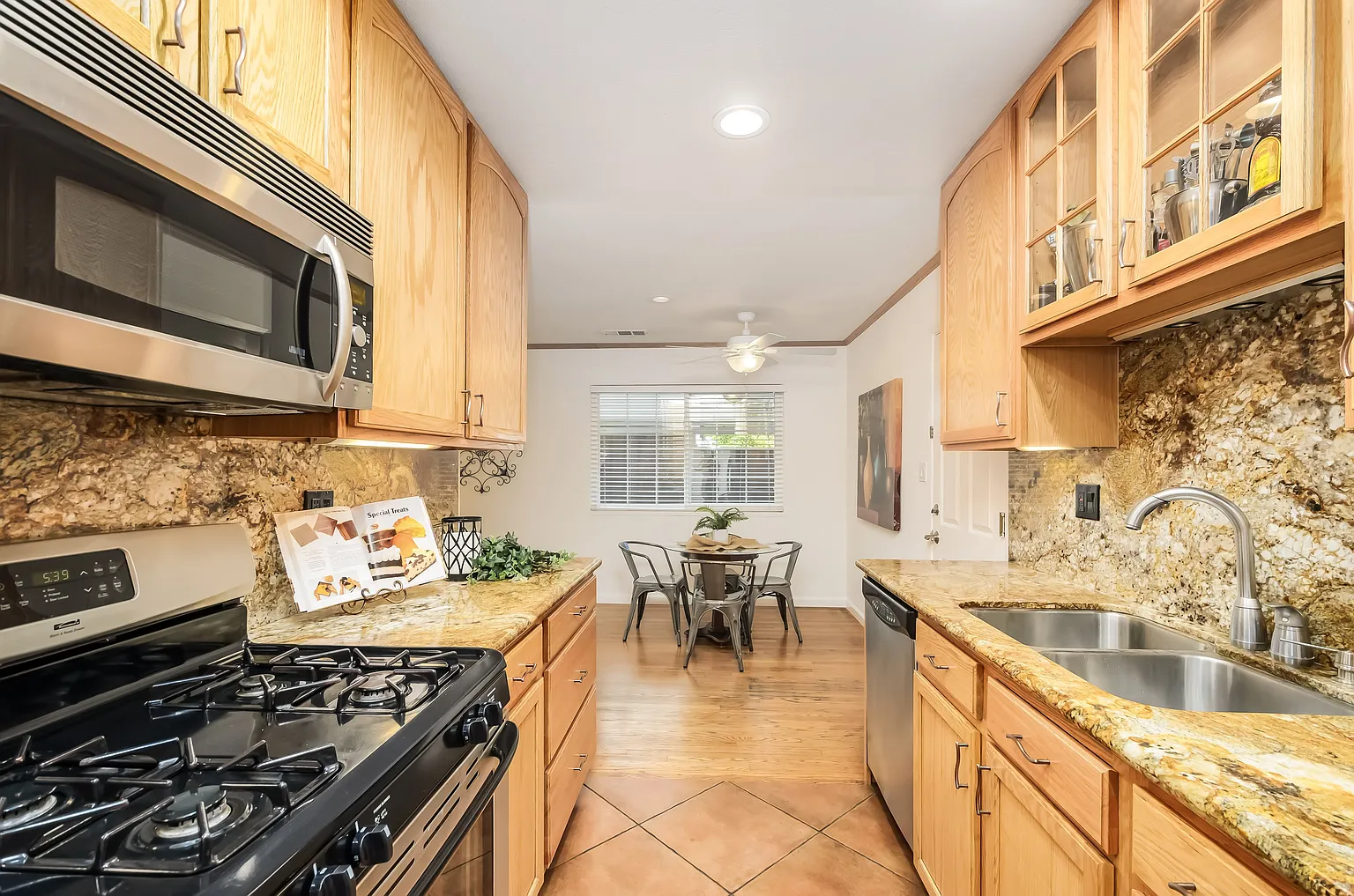 2952 Kennedy St photo 1