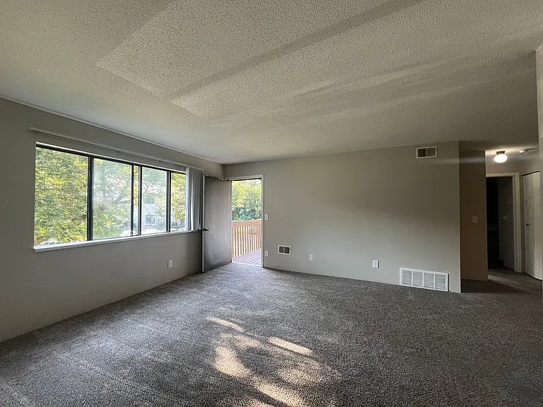 Fox Grove Apartments — Photo 24
