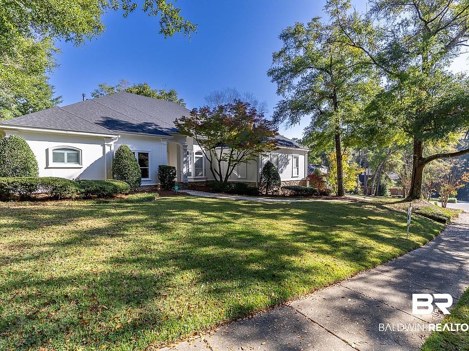 1st image of 105 Pebble Ct