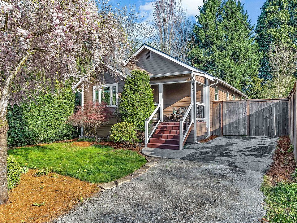 1st image of 1208 W McLoughlin Blvd