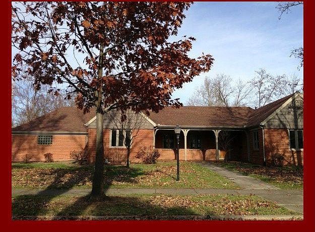 1st image of 1301 E Highland Ave