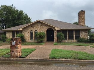 900 Greenleaf Dr, Mexia, TX 76667