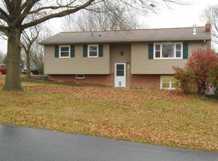 2343 Scenic Dr, Manheim, PA 17545