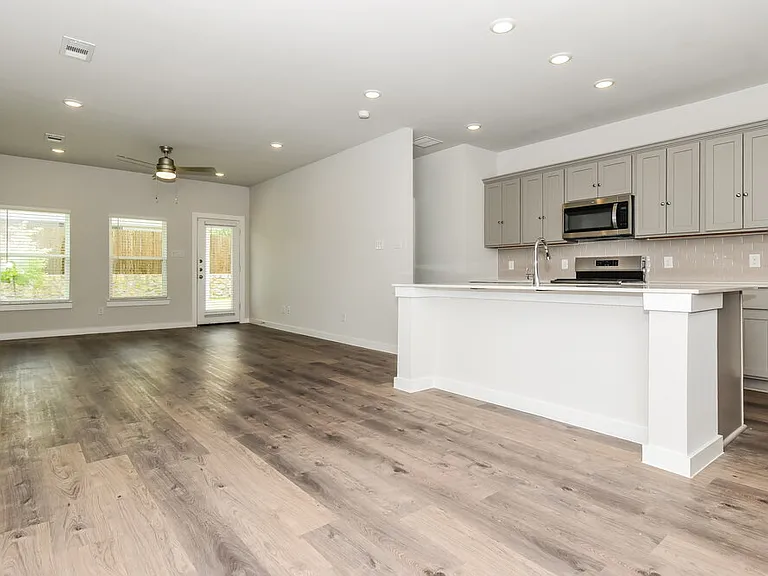 819 Brilliance Dr — Photo 8