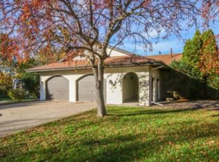 7380 Bagpipe Blvd, Eden Prairie, MN 55346