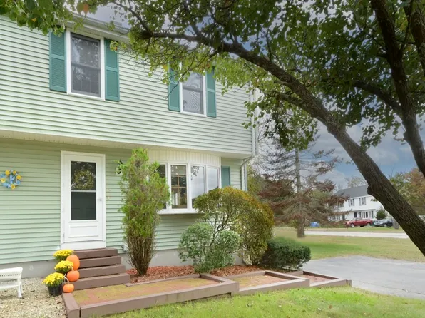 28 Harvest Rd #B, Uxbridge, MA 01569