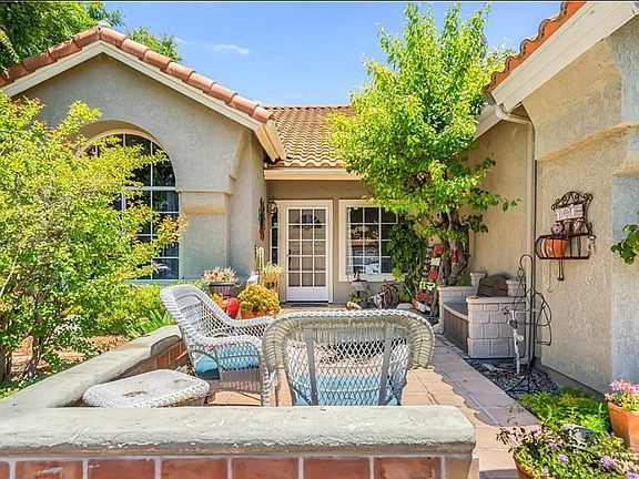 2nd image of 40402 Yardley Ct