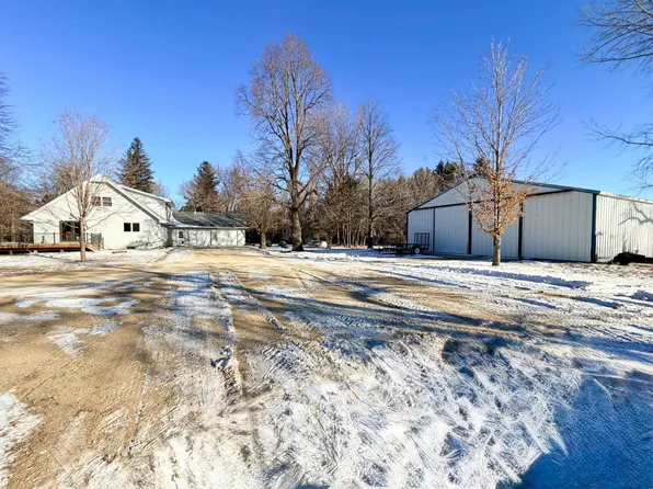 28308 Oliver Ave, Worthington, MN 56187