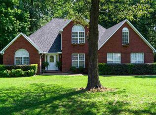 30 Country Chase Dr, Jackson, TN 38305