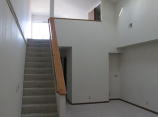 101 16th Ave SW #3, Cedar Rapids, IA 52404