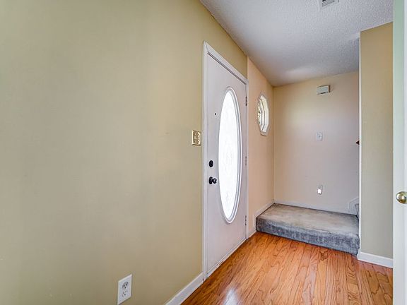 5th image of 9144 Carnes Crossing Cir