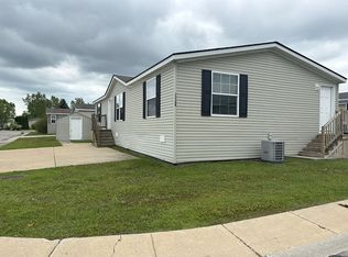 33388 Magnolia Dr, Lenox, MI 48048