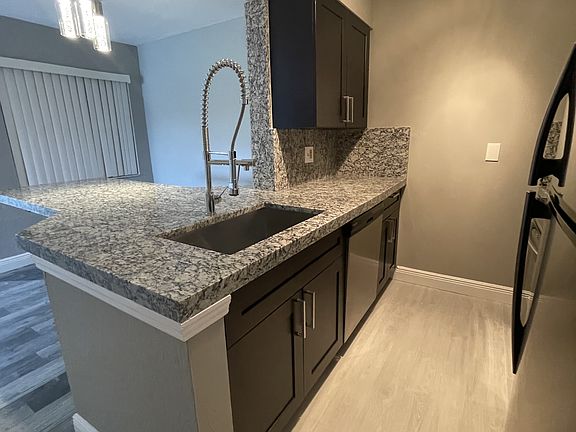 4th image of 2803 N Oakland Forest Dr APT 206