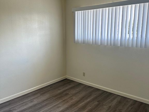 5th image of 529 W 21st St #3