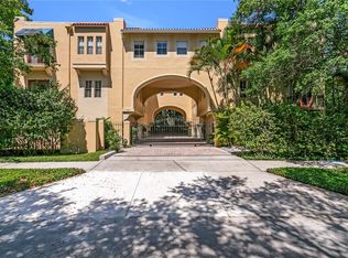 3010 W Stovall St APT E, Tampa, FL 33629