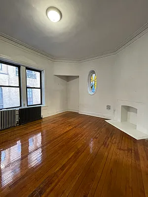 Rented by Peter R. Hungerford, LREB | media 17