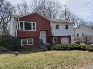 121 Dupont Ave, Hopatcong, NJ 07843