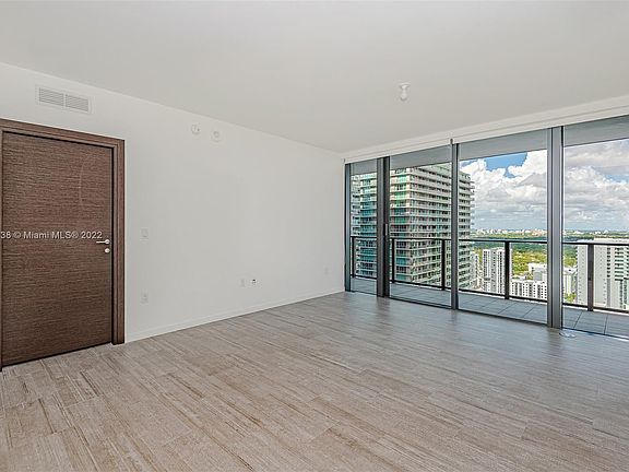 2nd image of 1000 Brickell Plz #3104