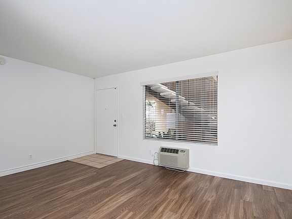 3rd image of 4444 Parks Ave #2