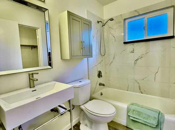 5510 Corteen Pl #11, Valley Village, CA 91607