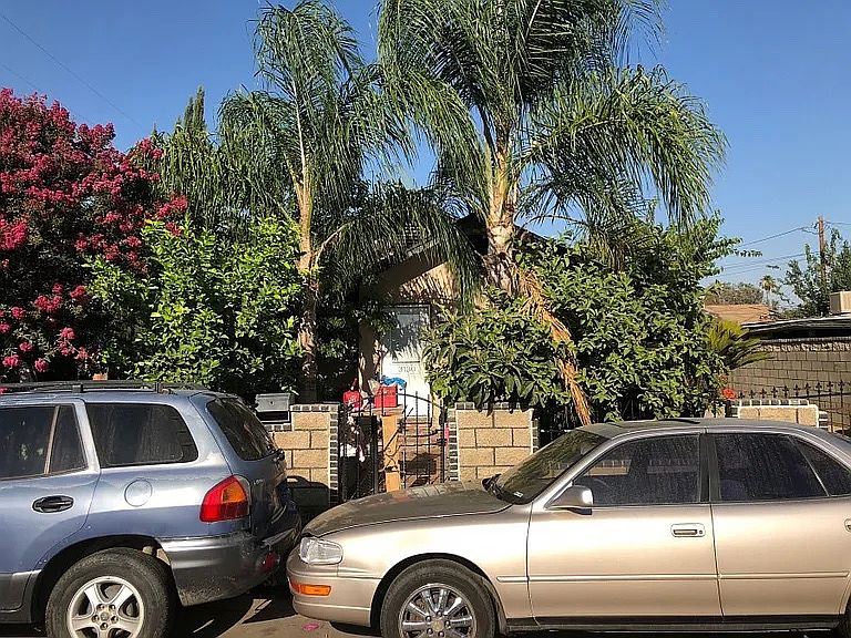 2nd image of 3130 Panama St