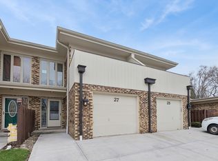 27 Sorrento Dr, Palos Heights, IL 60463