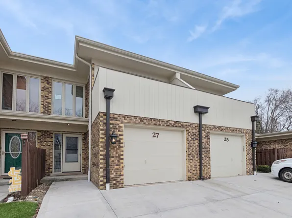 27 Sorrento Dr, Palos Heights, IL 60463