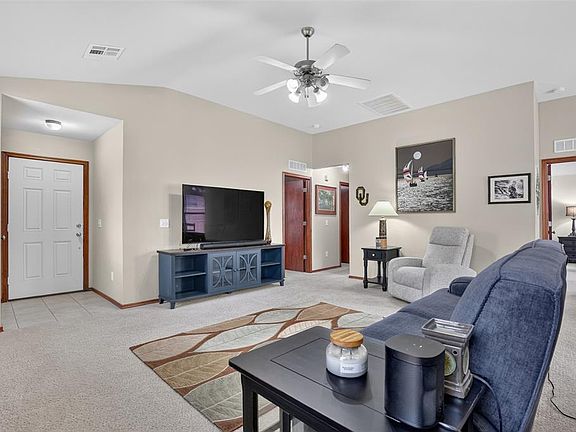 3rd image of 18205 Viento Dr
