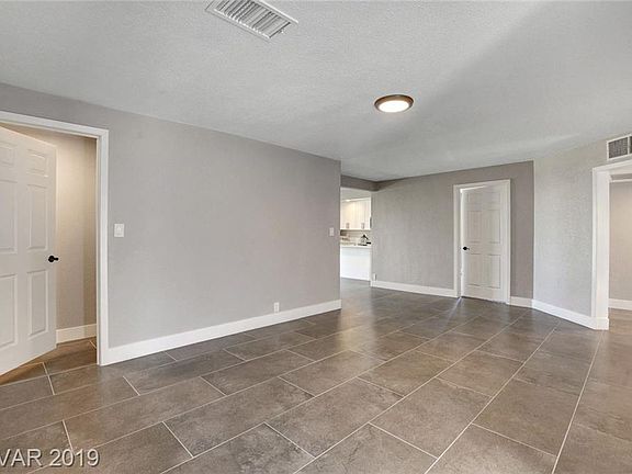 3rd image of 1311 Francis Ave