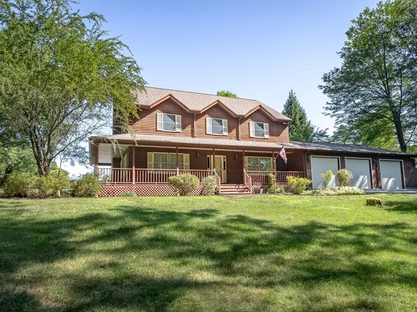 40 Skipper Ln, Westfield, MA 01085