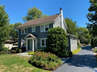 185 Washington Cir, Lake Forest, IL 60045
