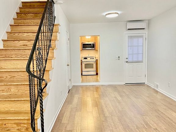 4th image of 827 League St