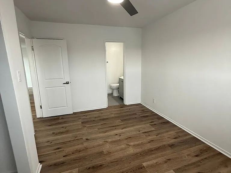 1179 Crenshaw Blvd — Photo 37