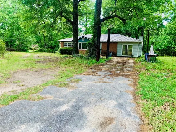 3705 Confederate Dr, Macon, GA 31211