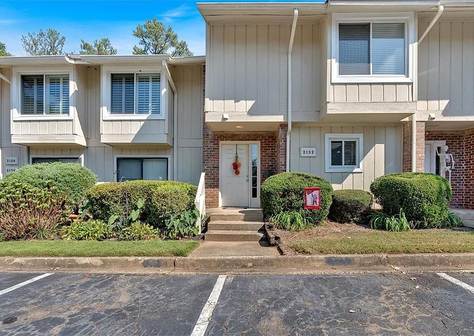 1st image of 2132 Palmyra Dr SE