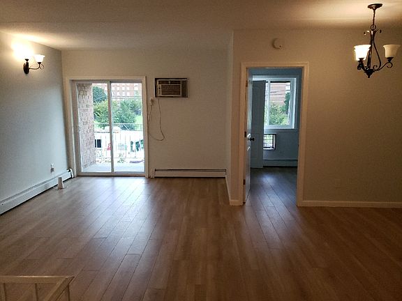 4th image of 729 Thieriot Ave