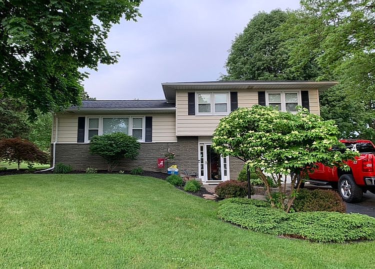 1st image of 34 Hillcrest Dr