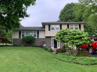 34 Hillcrest Dr, Victor, NY 14564