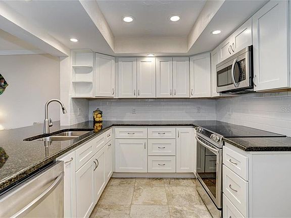 3rd image of 6597 Sahara Dr #3