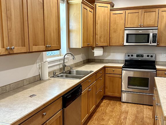 4th image of 8353 Grouse Crescent Dr