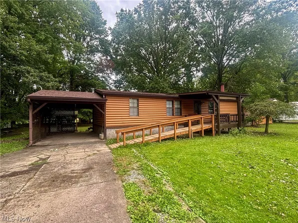 1879 Difford Dr, Niles, OH 44446