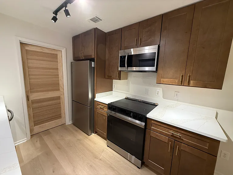 1281 Redwood Ln #C — Photo 14