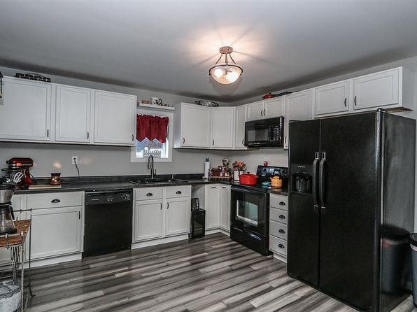 484 Valley View Dr