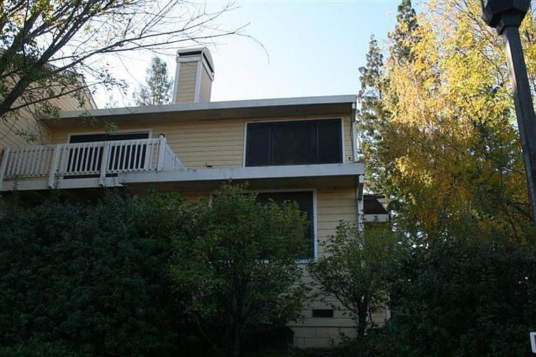 1st image of 165 Valley Oak Dr