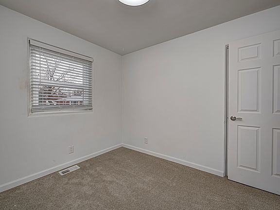 4th image of 4022 N Bolton Ave