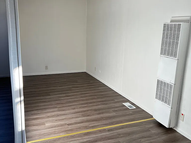 713 S Moffet Ave #1/2 — Photo 4