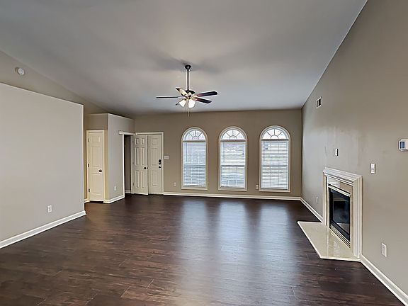 4th image of 1226 Laurel Woods Dr