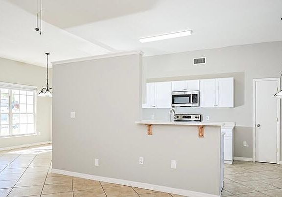 2nd image of 11962 Blackheath Cir