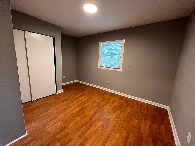 915 Moreland Dr — Photo 23