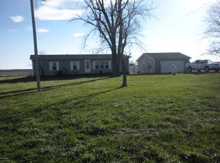 498 Humphreys Rd, Elkville, IL 62932